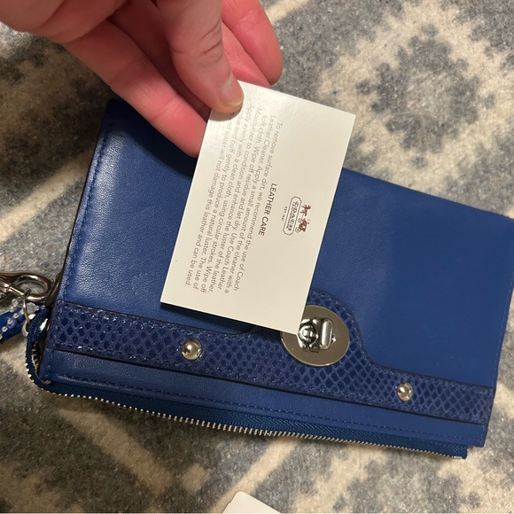 Coach cobalt Blue Wristlet Clutch with Silver Accents new - Picture 11 of 15